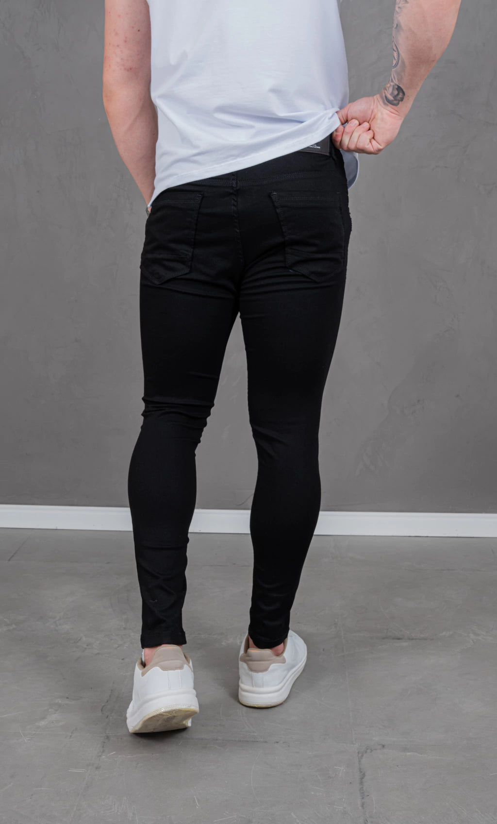 Calça Skinny Acetinado Black Forever T400®