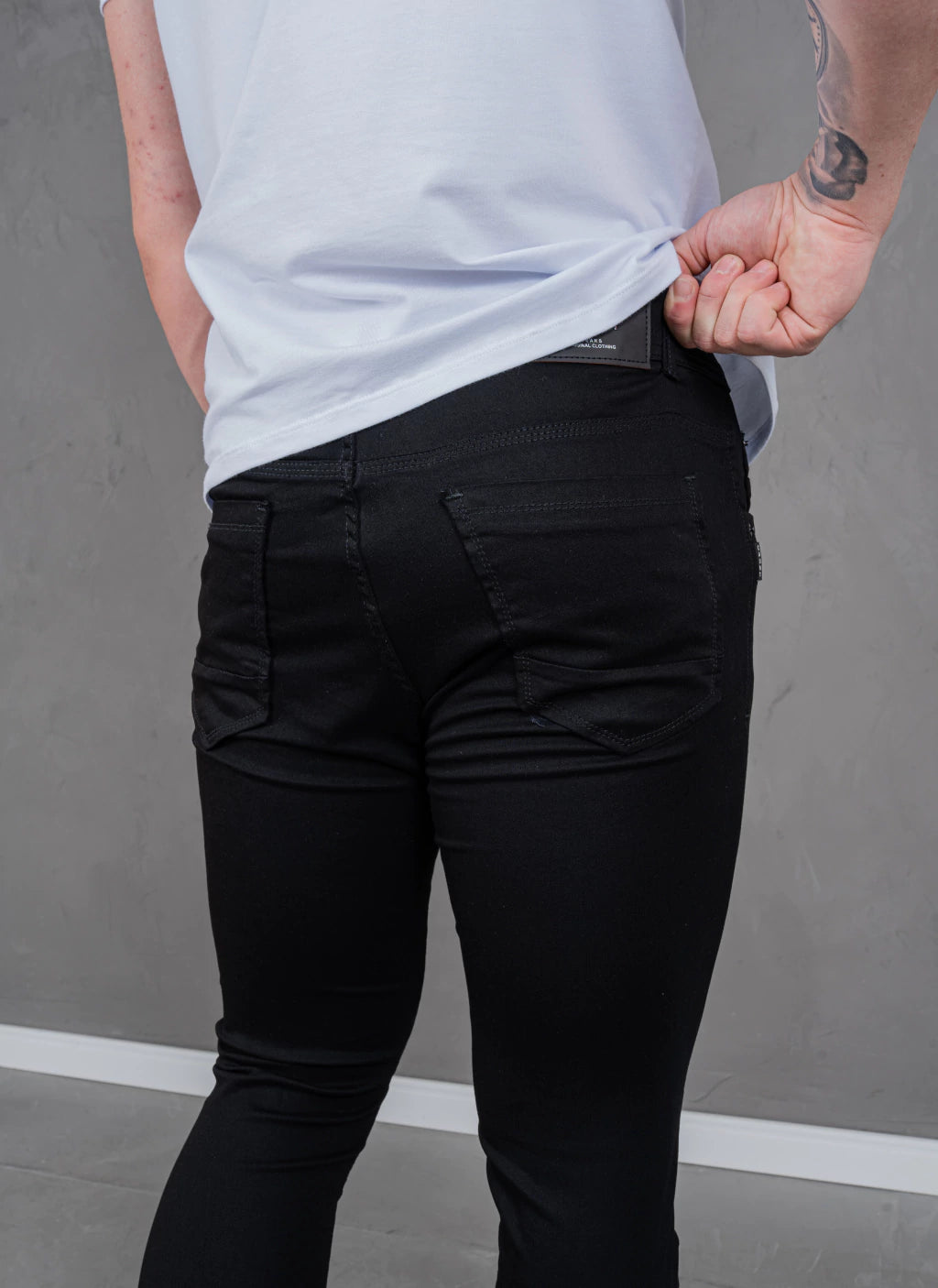 Calça Skinny Acetinado Black Forever T400®