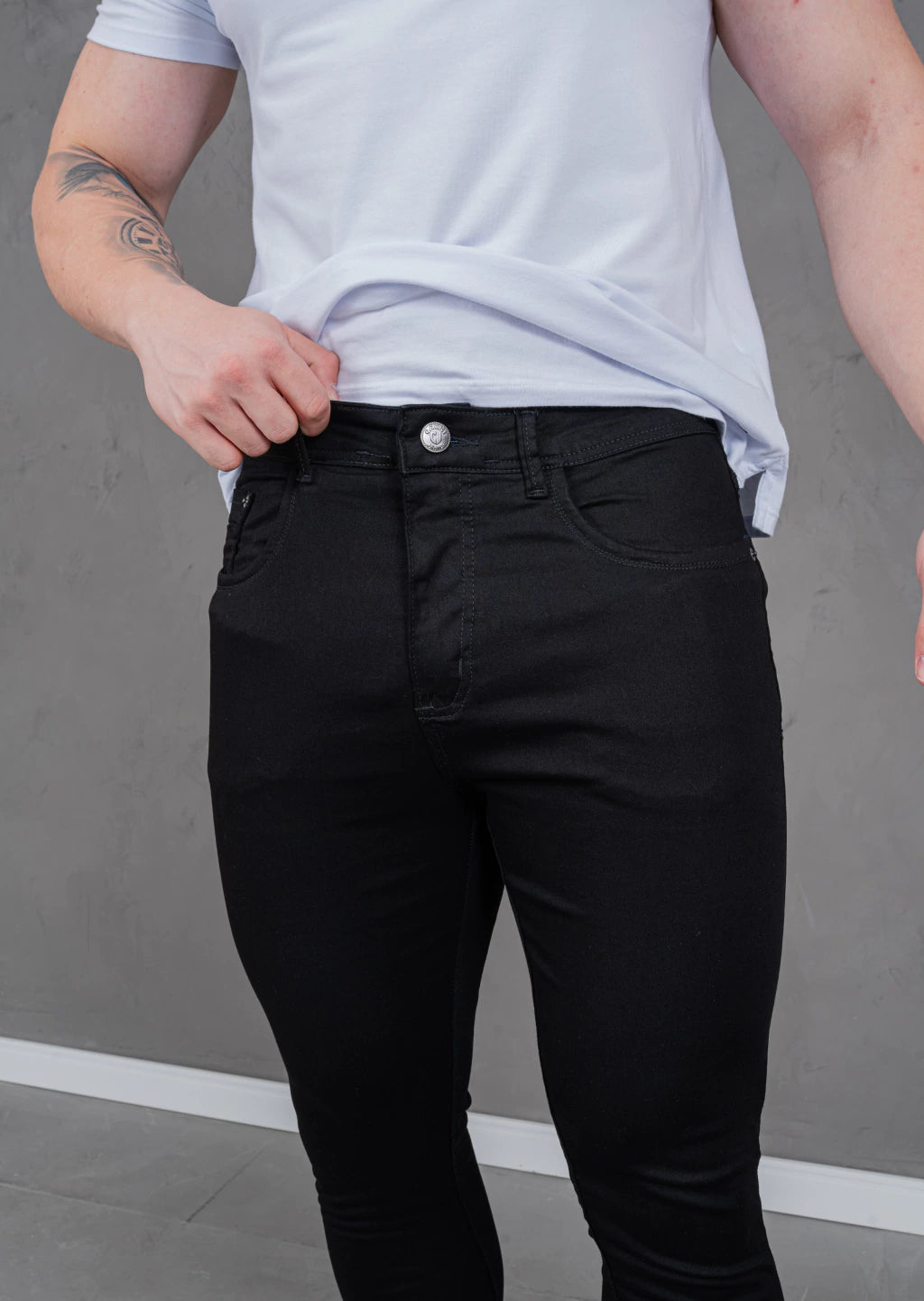 Calça Skinny Acetinado Black Forever T400®